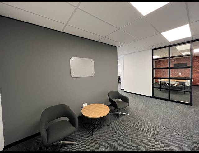 138M² OFFICE TO LET IN HYDE PARK